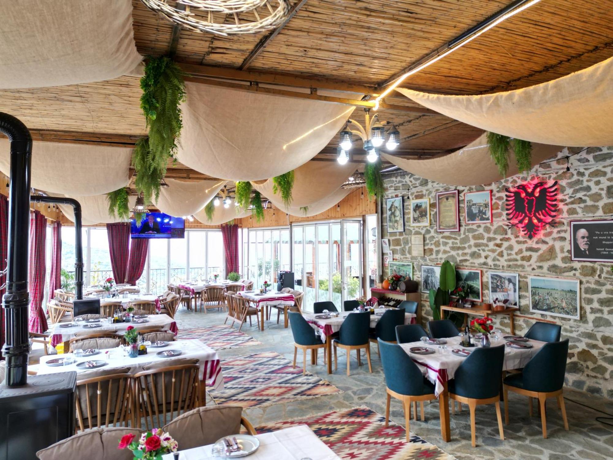 Keshtjella Xhabeqos Hotel Laknas Exterior foto