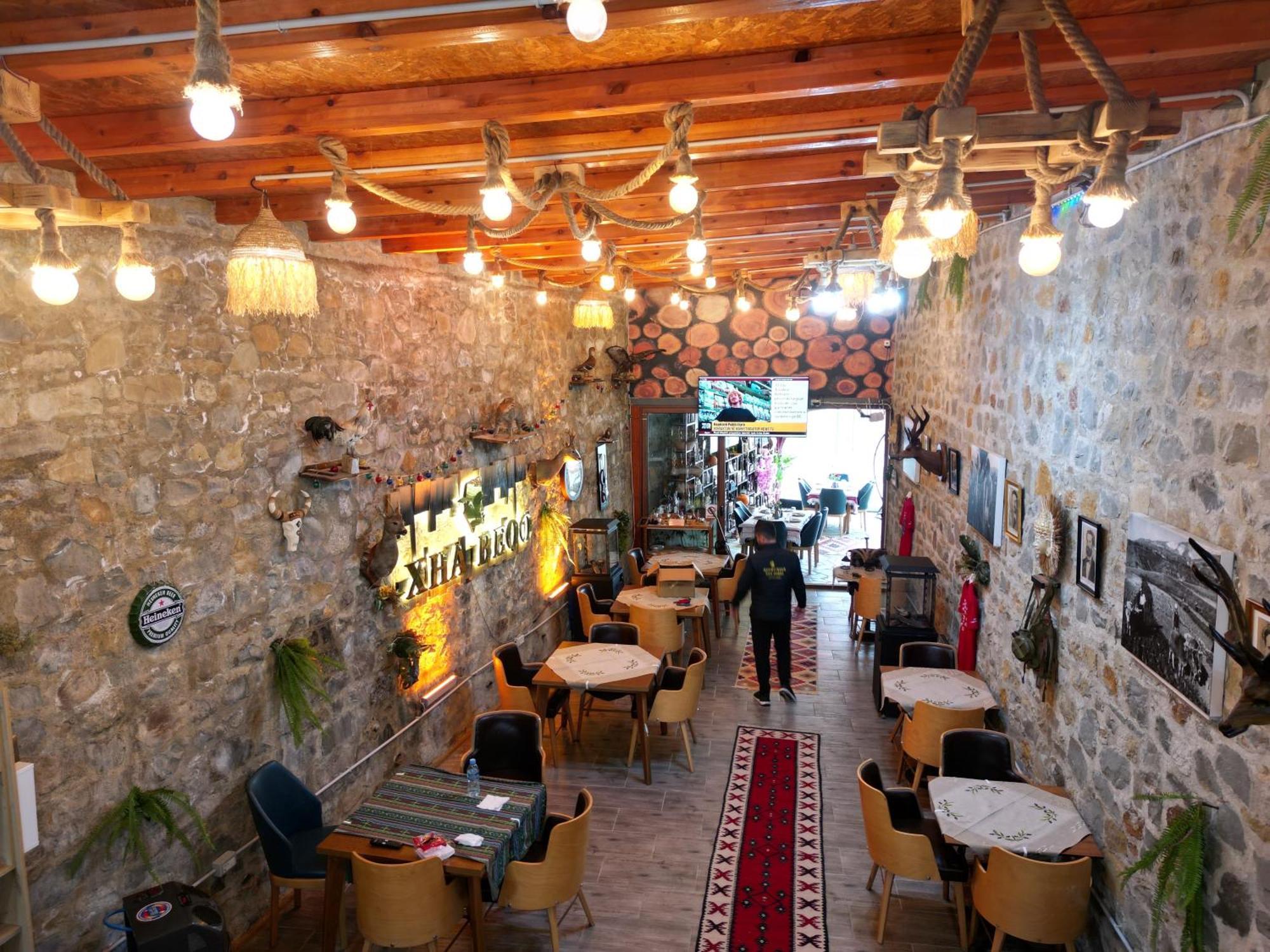 Keshtjella Xhabeqos Hotel Laknas Exterior foto